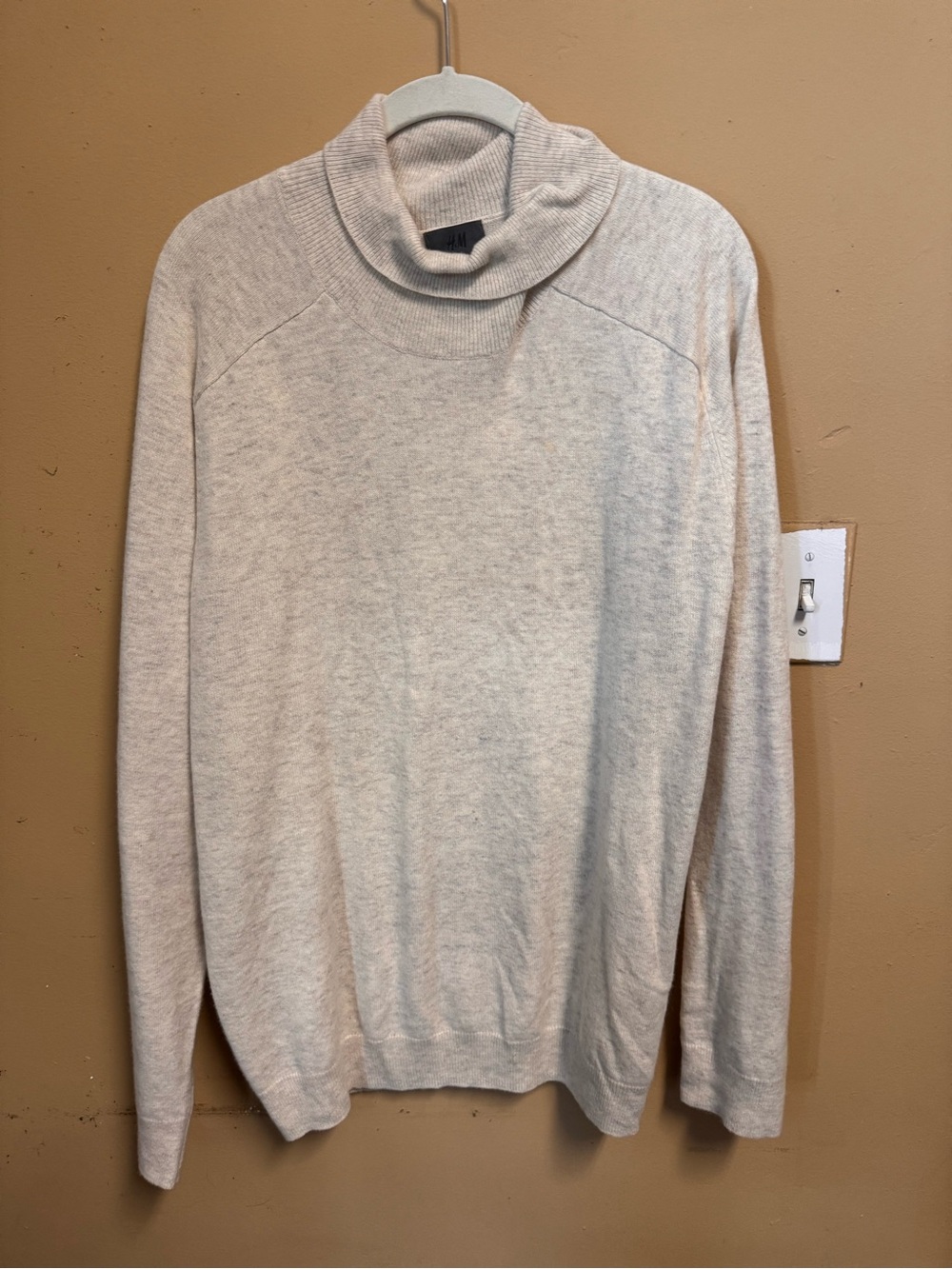 H&M Men's Light Cream Turtleneck Sweater